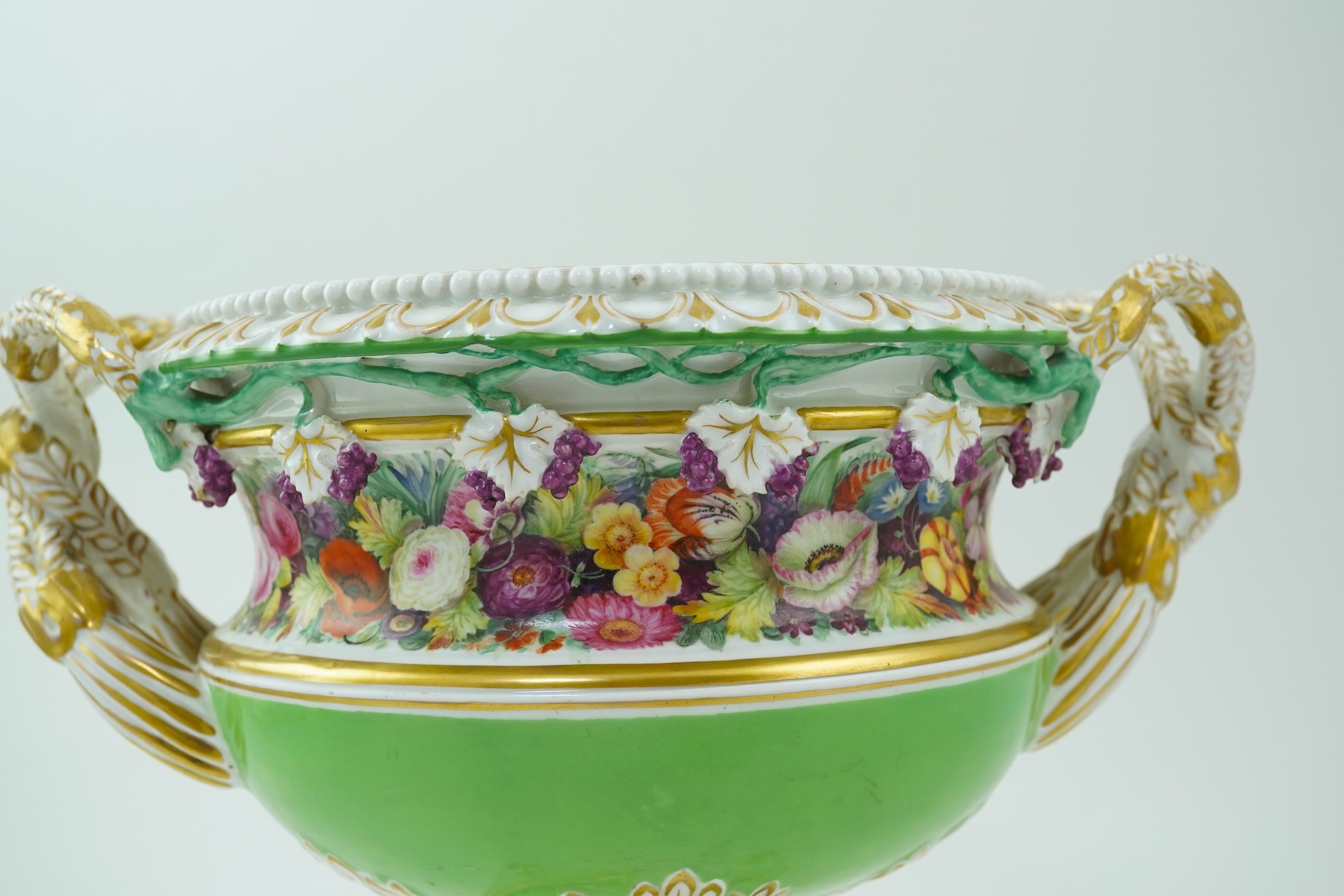 An impressive English porcelain ‘Warwick’ vase, c.1820